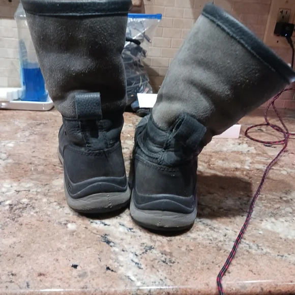 UGG Women's Adirondack III Black Grey Waterproof Leather Snow Boots. Size 8 - Picture 5 of 11